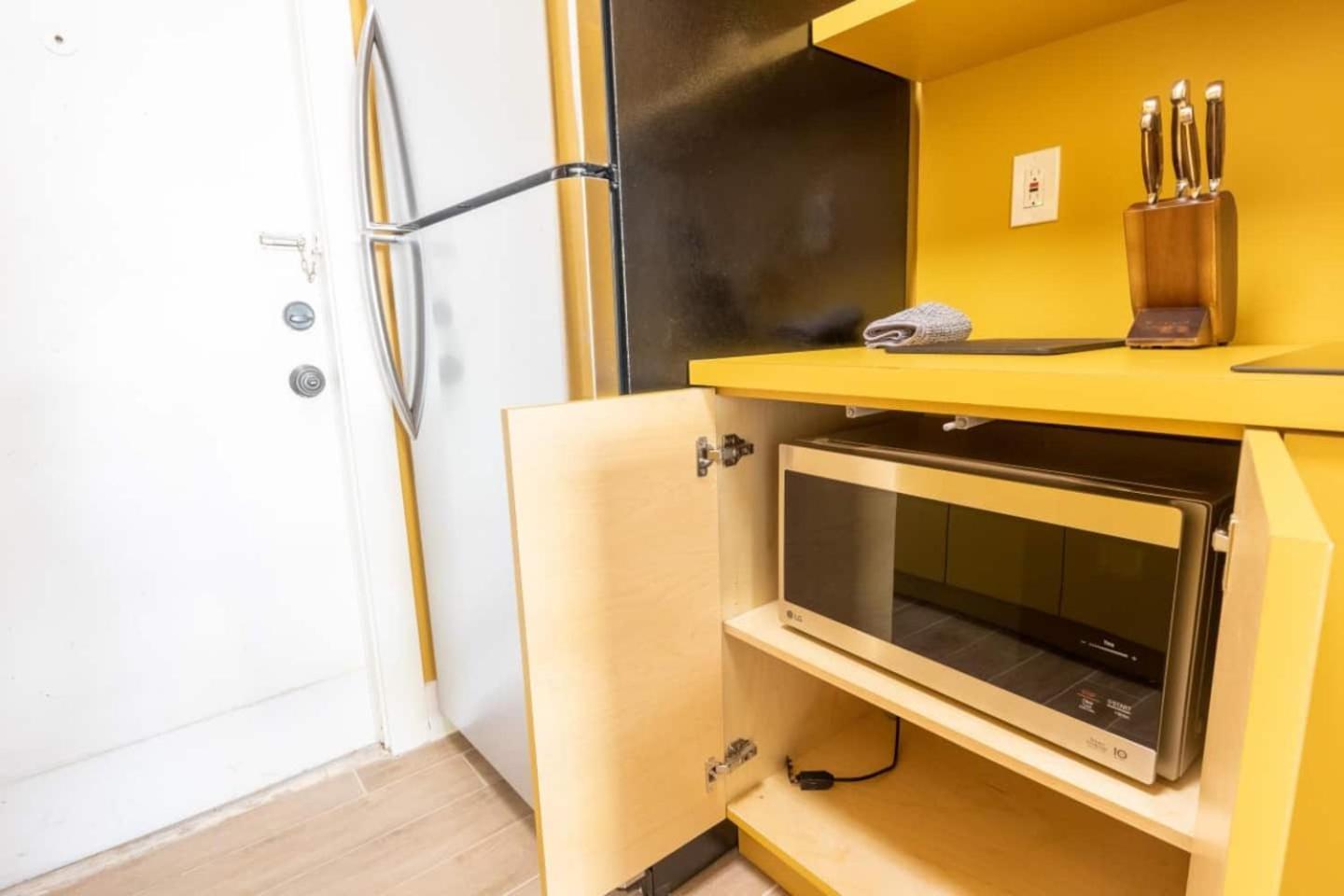 Stylish 2Bed Apartment El Portal Miami Kültér fotó